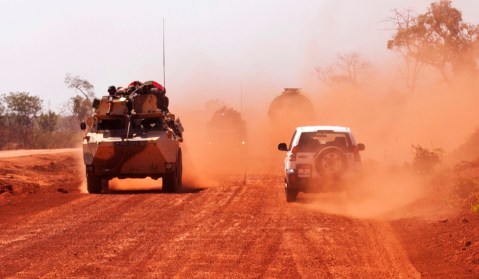 Sahara Islamists take hostages, spreading Mali war