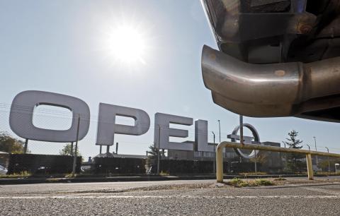 Germany orders recall of 73,000 Opel diesels
