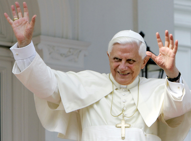 Pope happy with low-key Czech trip