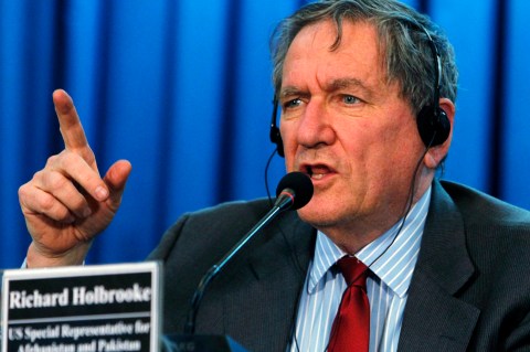 Richard Holbrooke, a strong voice and sharp elbows are stilled