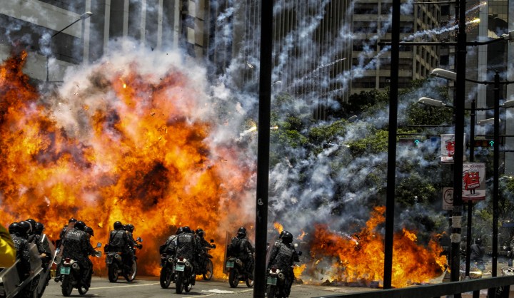 Op-Ed: Dictatorship, violent overthrow or civil unrest? The portents are grim for Venezuela’s future