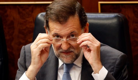 Spain feels debt heat, Greece way off bailout terms