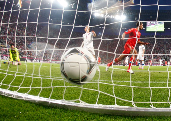Euro 2012: Russia dazzle to vanquish Czechs 4-1