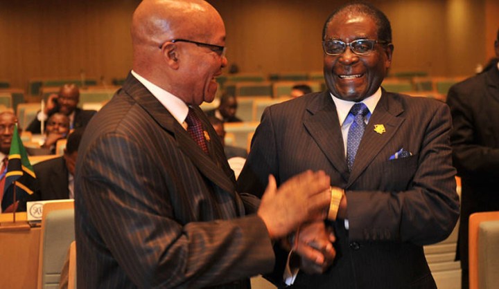 Zimbabwe: Mugabe tells Zuma that he is “confined” to his home, SA envoy en route to Harare