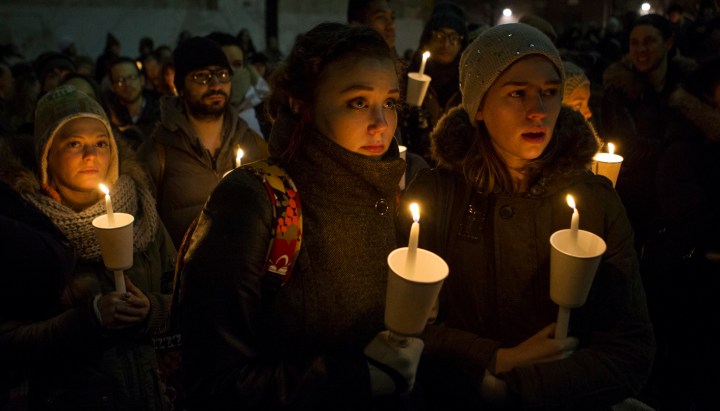 Friends and fans mourn Philip Seymour Hoffman at candlelight vigil