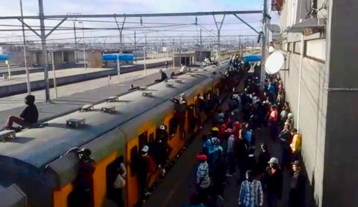 GroundUp: Travelling on top of train carriages has become normal (Video)