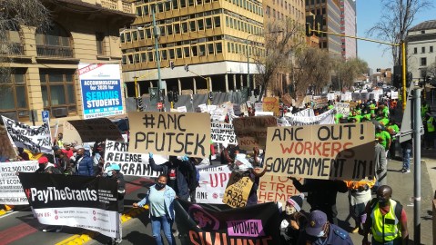 Hundreds protest in JHB against government’s response to Covid-19