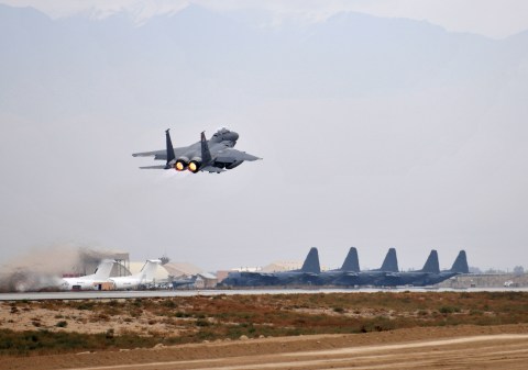 Rockets hit U.S. air base in Afghanistan; no casualties