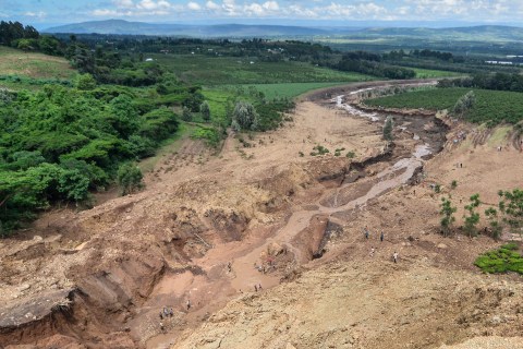 Search for survivors as Kenya burst dam toll reaches 44