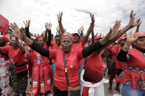 Zimbabwe police fire teargas as court rules on opposition leader’s subversion case