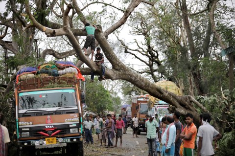 Cyclone kills at least 82 in India, Bangladesh, causes widespread flooding
