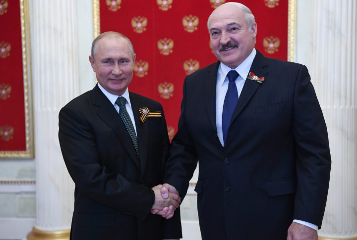 Belarus accuses Russia of election meddling, seeks talks with Putin