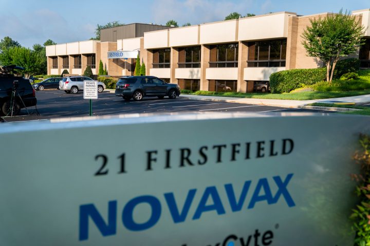 Britain lines up more potential COVID-19 vaccine supplies with J&J, Novavax deals