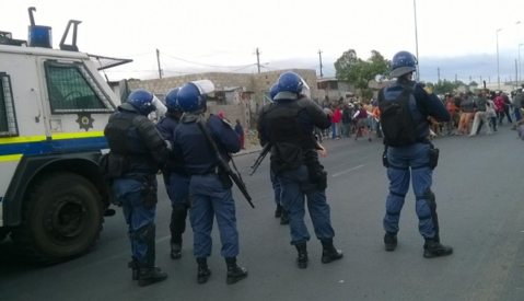 GroundUp: Residents clash in Philippi