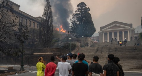 UCT students stressed and anxious after evacuation from catastrophic Mother City fire