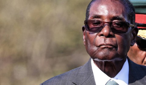 Newsflash: Robert Mugabe resigns, Zimbabweans celebrate