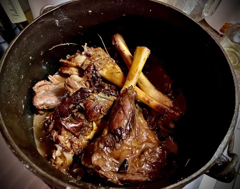 Lockdown Recipe of the Day: Lamb Shanks Potjie with (Cape Ruby) Port