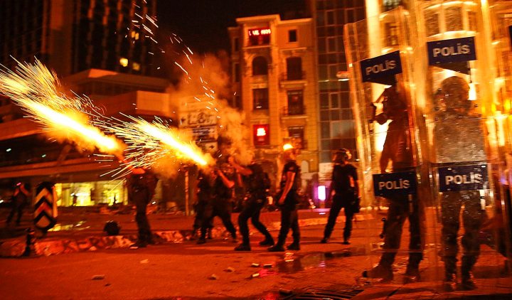 Turkish Police Battle Protesters After Erdogan Warning