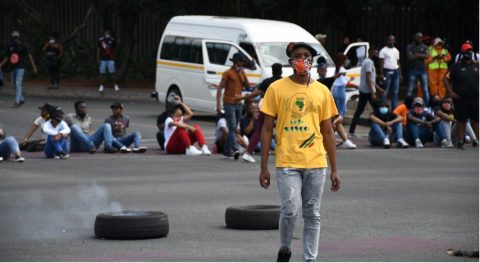Students barricade universities in Johannesburg and Gqeberha